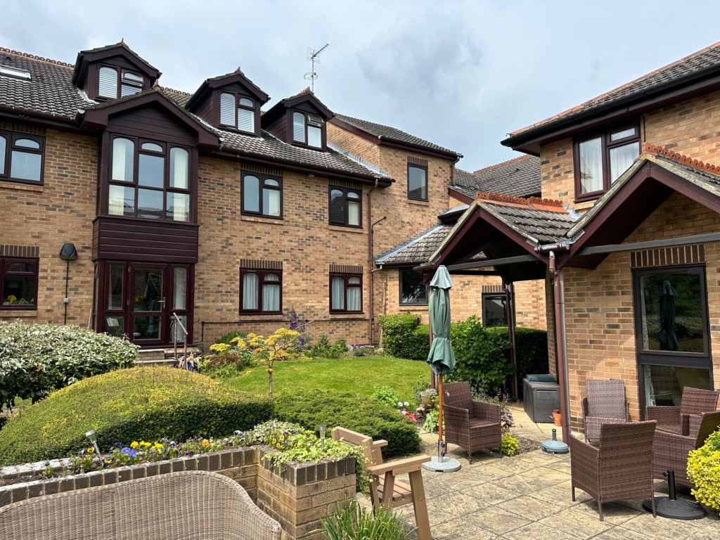 Sales Berkshire Estate Agents