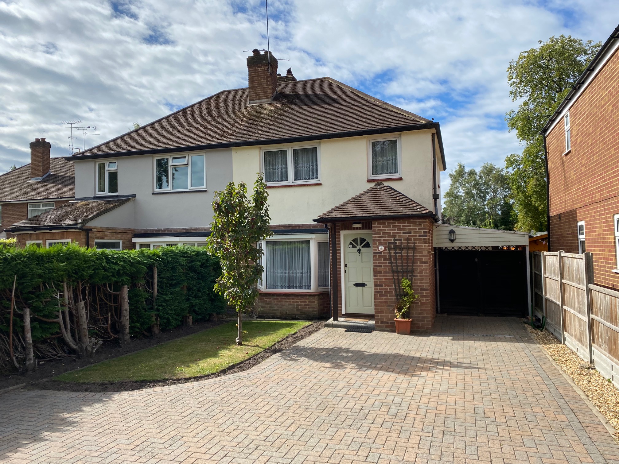 Sales Berkshire Estate Agents