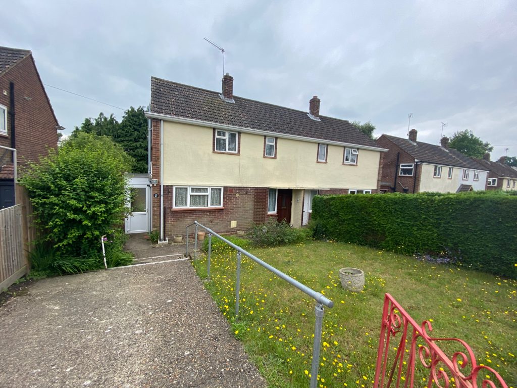 Sales Berkshire Estate Agents